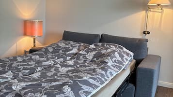 3 bedrooms, iron/ironing board, travel crib, free WiFi