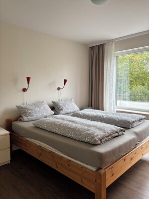 3 soverom, strykejern/-brett, reiseseng for barn og wi-fi (inkludert)