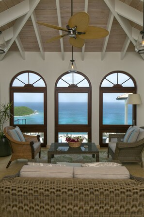 Smart TV, DVD player, books, stereo - Stunning views! Infinity pool. 5* South Shore home. (Cruz Bay)