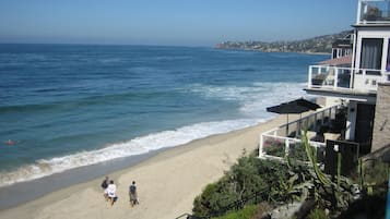 Camastros y toallas de playa