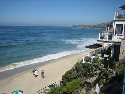 Blessing Cottage: A Vintage Cottage 2 blocks from the beach