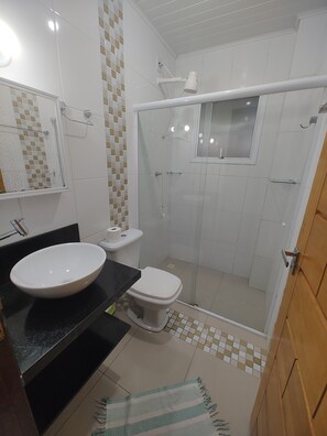 Family Apartment, 2 Bedrooms | Bathroom | Shower - Canto Verde Apartamentos Caraguá (Caraguatatuba)