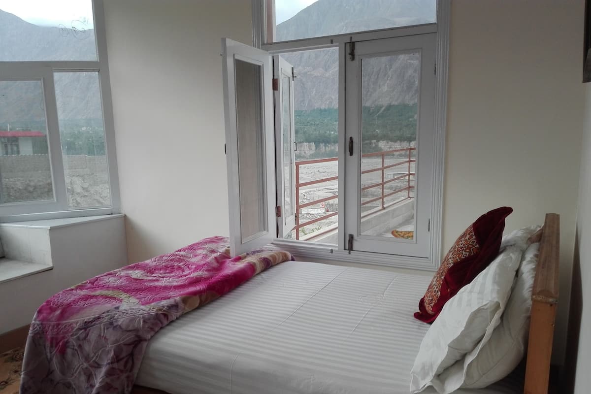 Comfort Twin Room, 1 Double Bed, Accessible, Valley View