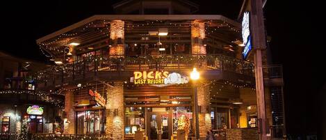 Apartment | Front of property – evening/night