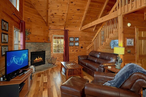 Apartment | Living area | TV, fireplace - Moonshiners View Apartment 2 (Gatlinburg)