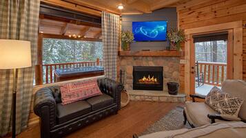 Apartment | Living room | Fireplace