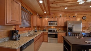 Unclassified image, 5 of 24, button - Top Of The World Pool Lodge Apartment 3 (Sevierville)