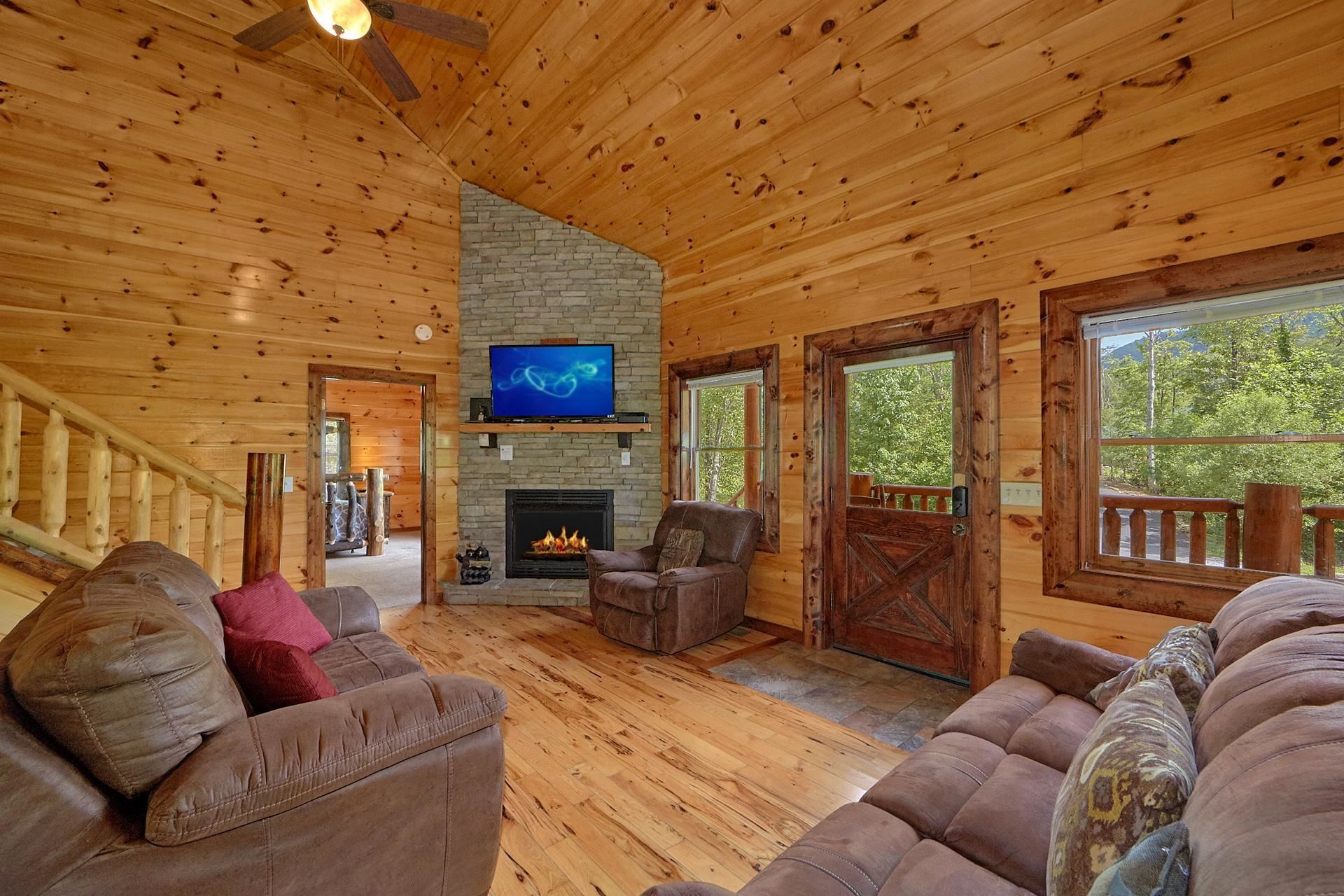 公寓 | 起居区 | 电视、壁炉