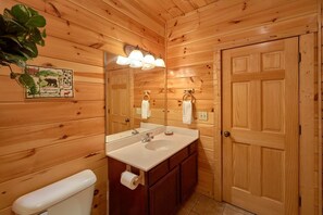 Cabin | Bathroom | Towels
