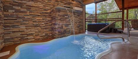 Cabin | Indoor pool