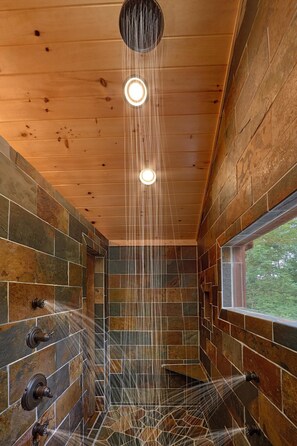 Cabin | Bathroom shower