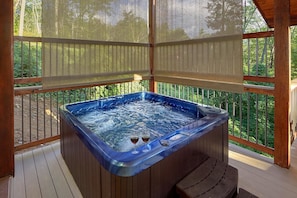 Cabin | Bồn tắm spa ngoài trời