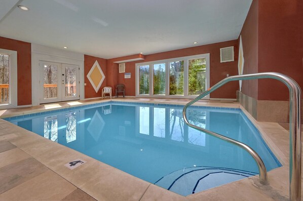 Cabin | Indoor pool