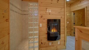 Cabin | Fireplace - Forever Young Apartment 2 (Gatlinburg)