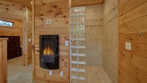 Cabin | Bathroom - Forever Young Apartment 2 (Gatlinburg)
