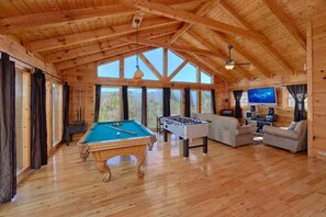 Cabin | Billiards - Smoky Mountain Serenity Apartment 3 (Sevierville)