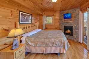 Cabin | 3 bedrooms, free WiFi, bed sheets - Smoky Mountain Serenity Apartment 3 (Sevierville)