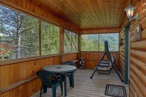 Cabin | Terrace/patio