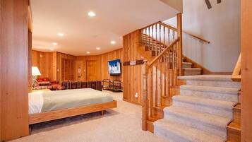 House, Berbilang Katil (Ski Trail Lodge II) | 4 bilik tidur, seterika/papan seterika, cadar katil