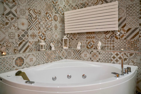 Bañera de hidromasaje privada