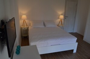 Family Studio, 1 Queen Bed with Sofa bed, Balcony