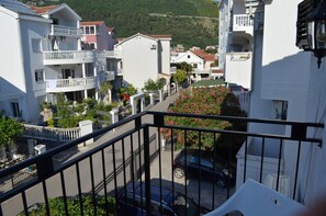 Honeymoon Studio, 1 Queen Bed, Balcony