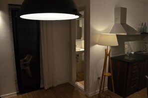 Appartement Deluxe, 1 chambre, balcon | Bureau, accès au Wi-Fi (inclus), literie fournie