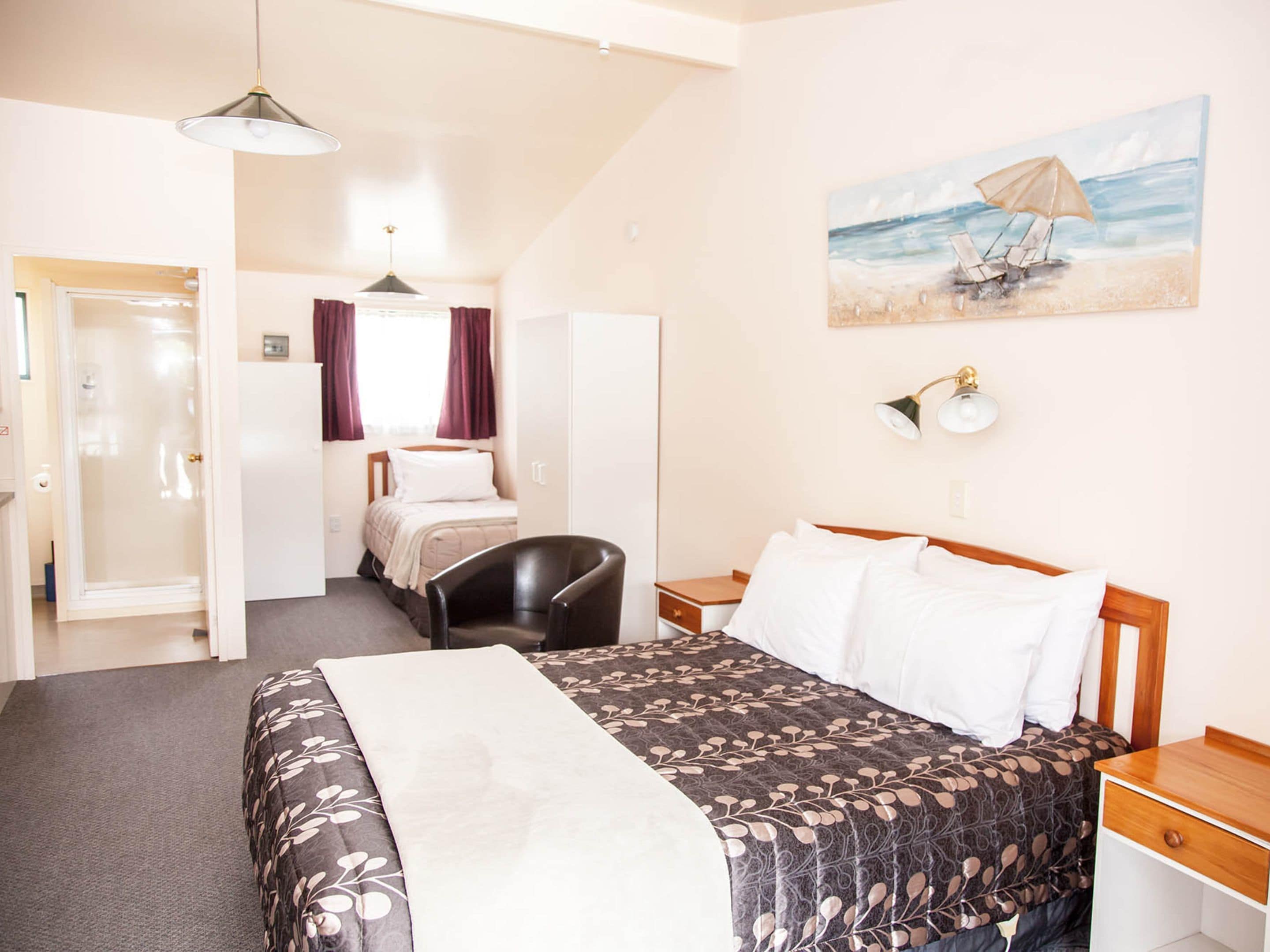 Standard Studio | 書桌、筆電工作空間、熨斗/熨衣板、搖籃/嬰兒床