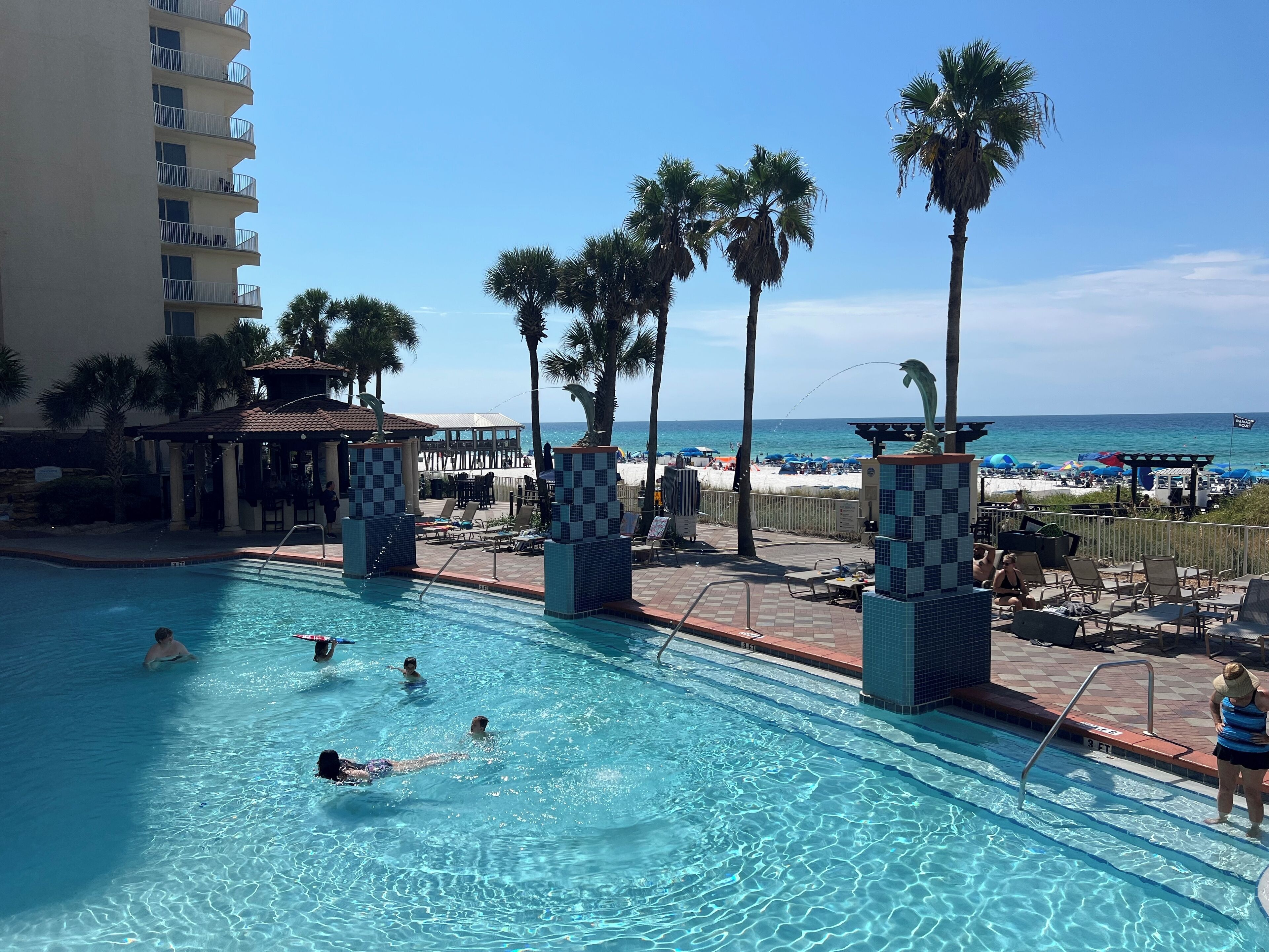 Sisäuima-allas, ulkouima-allas