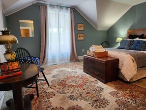 2 slaapkamers, een bureau, een strijkplank/strijkijzer, gratis wifi