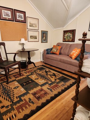 Een televisie en boeken