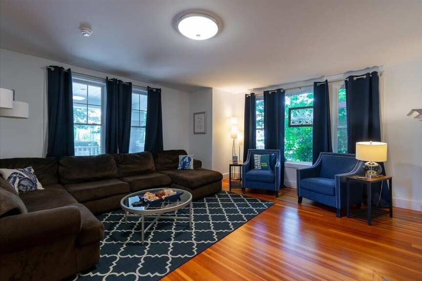 Located In The Heart Of Downtown Bar Harbor On A Quiet Side Street - Bar Beach, ME