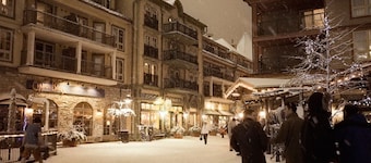 Location!  One Bedroom Condo w/Mountain View, Full Kitchen, 2 Creekside Decks