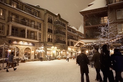 Location!  One Bedroom Condo w/Mountain View, Full Kitchen, 2 Creekside Decks