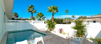 Frühlingsangebot! Preis reduziert bis 31. Mai! Anna Cabana B: North End Pool Home nur einen kurzen Spaziergang vom Strand entfernt!