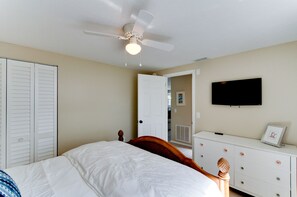 1 bedroom, iron/ironing board, free WiFi, bed sheets