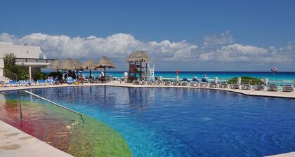 Waterfront 3 Bedroom Condo With 24 Hour Security