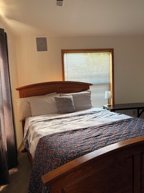 1 habitación, escritorio, tabla de planchar con plancha y wifi gratis 