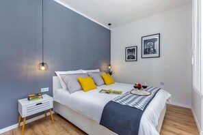 2 bedrooms, desk, iron/ironing board, travel cot