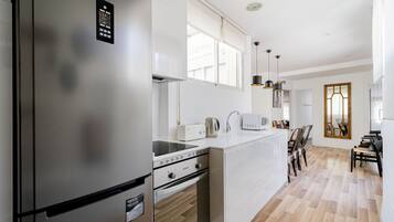 Refrigerador, microondas, horno, lavavajillas