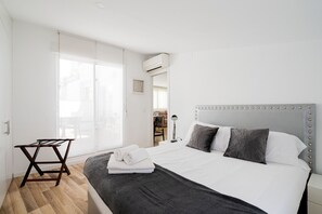 2 bedrooms, iron/ironing board