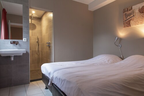 Boszicht 5 aan de Kust luxury apartment 2 people. Beach 800 mtr