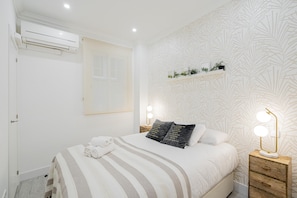 Een strijkplank/strijkijzer, gratis wifi