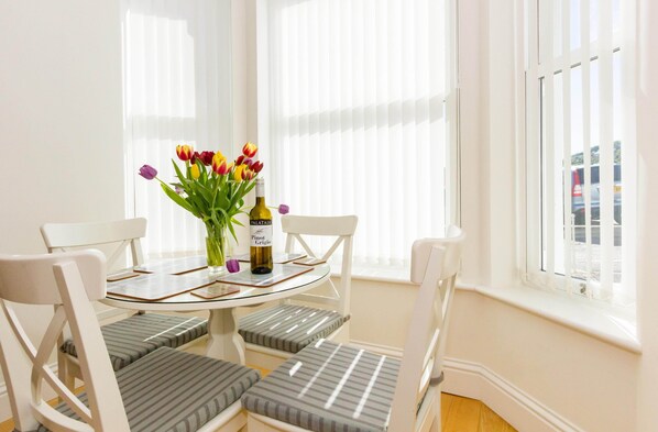 Dining - Luxury ground floor one bedroom apartment yards from the beach and High Street (Ventnor)