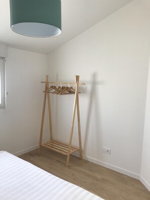 4 bedrooms, iron/ironing board, travel cot, free WiFi