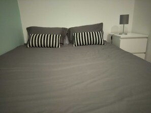 1 bedroom, iron/ironing board, Internet, bed sheets