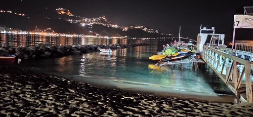 House with a view of Etna 200 meters from the sea