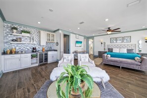 9 chambres, fer et planche à repasser, Wi-Fi gratuit, draps fournis