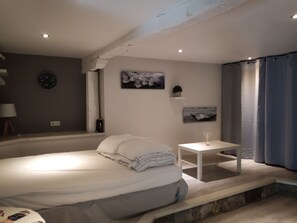 4 habitaciones, tabla de planchar con plancha y cuna de viaje 