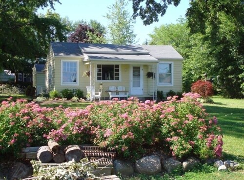 Little House on the Lake Great place, great price!